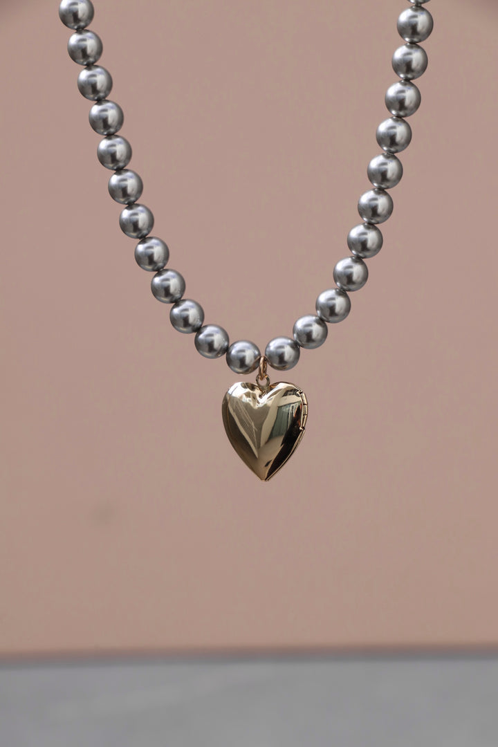 MOR HEART LOCKET AND SWAROVSKI PEARL NECKLACE