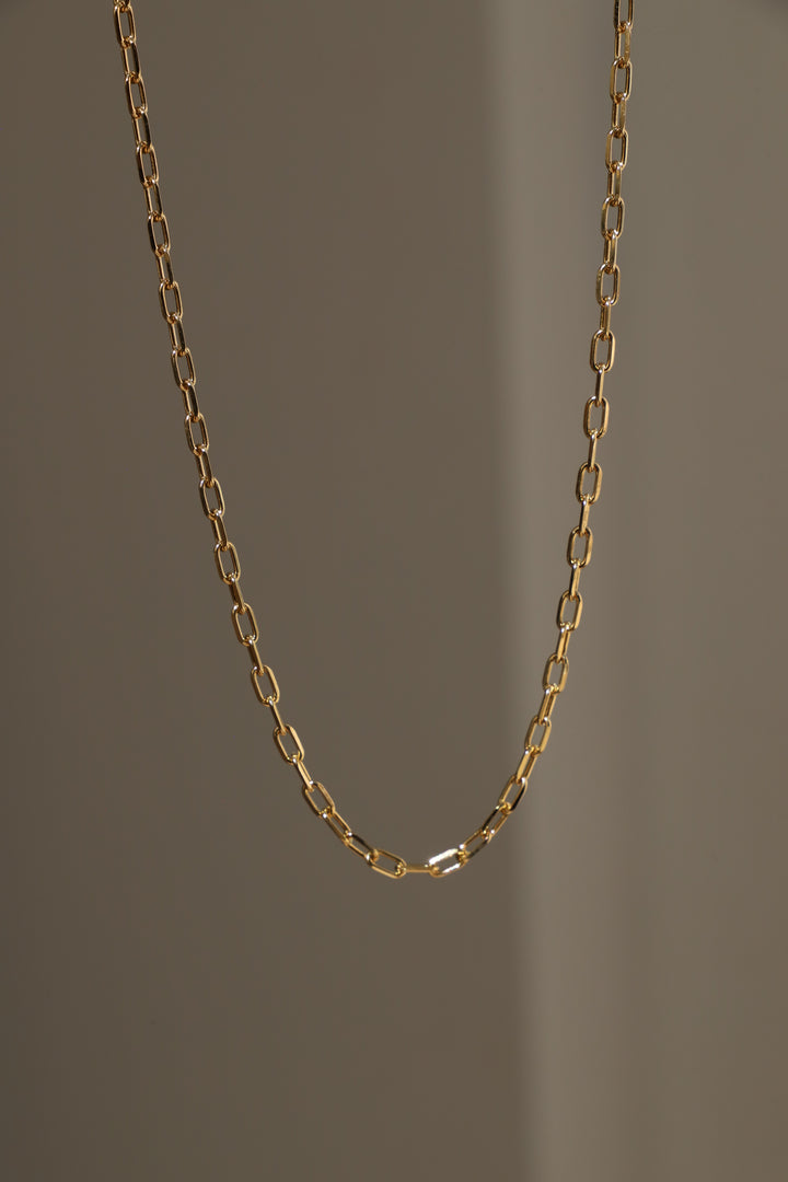 BARELY THERE PAPERCLIP CHAIN