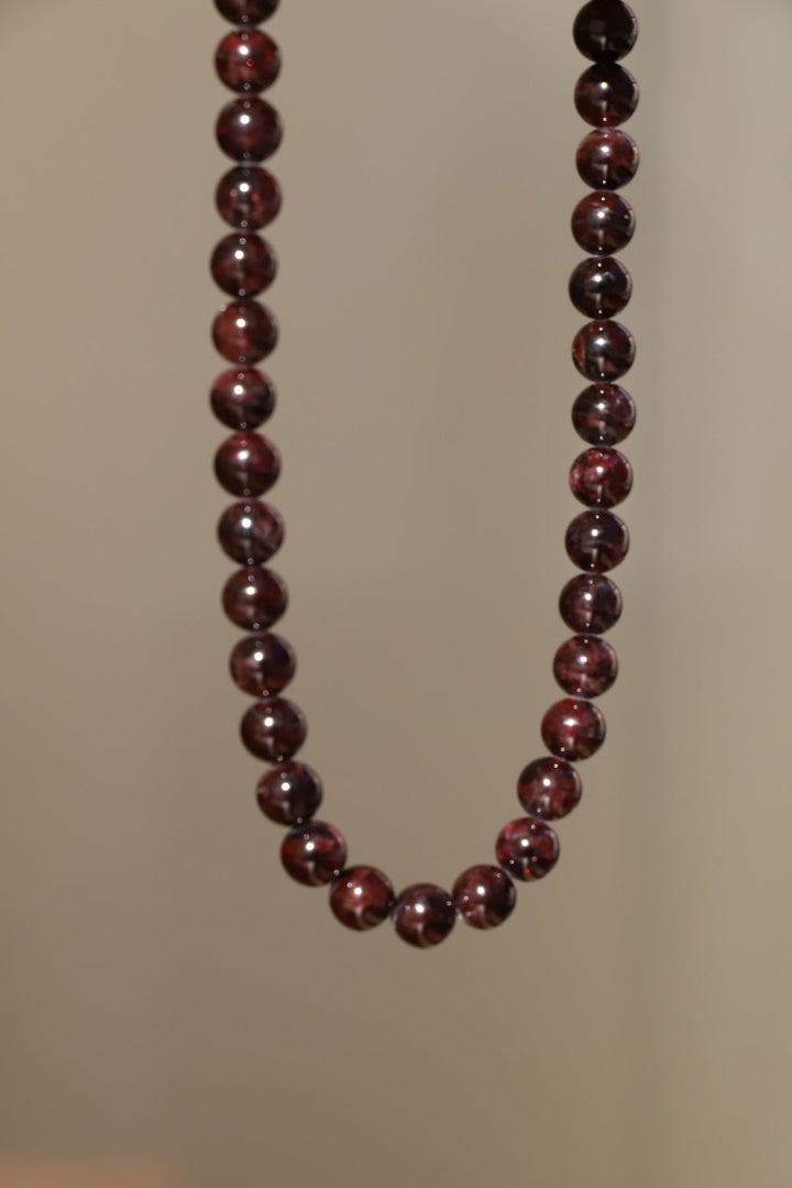 ROUND GARNET BEADED NECKLACE