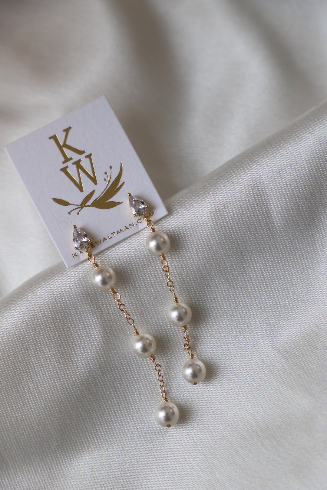 SUNNY PEARL DROP EARRINGS