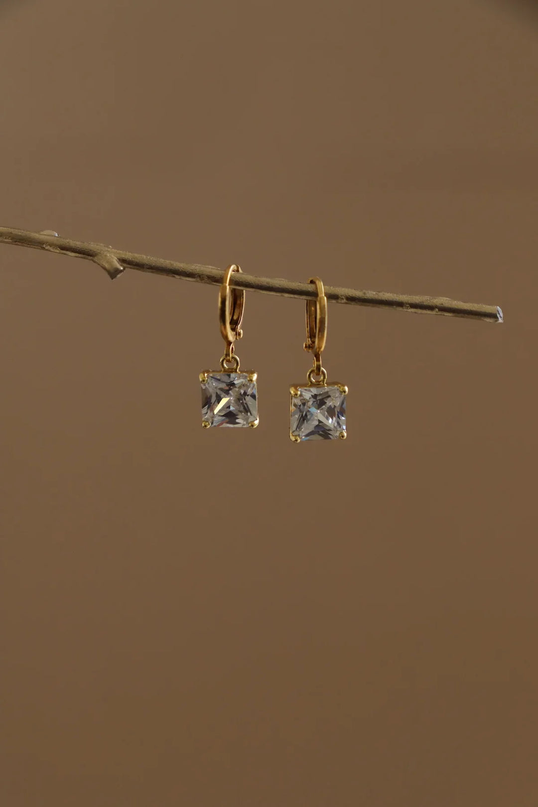 SQUARE BIRTHSTONE HUGGIES