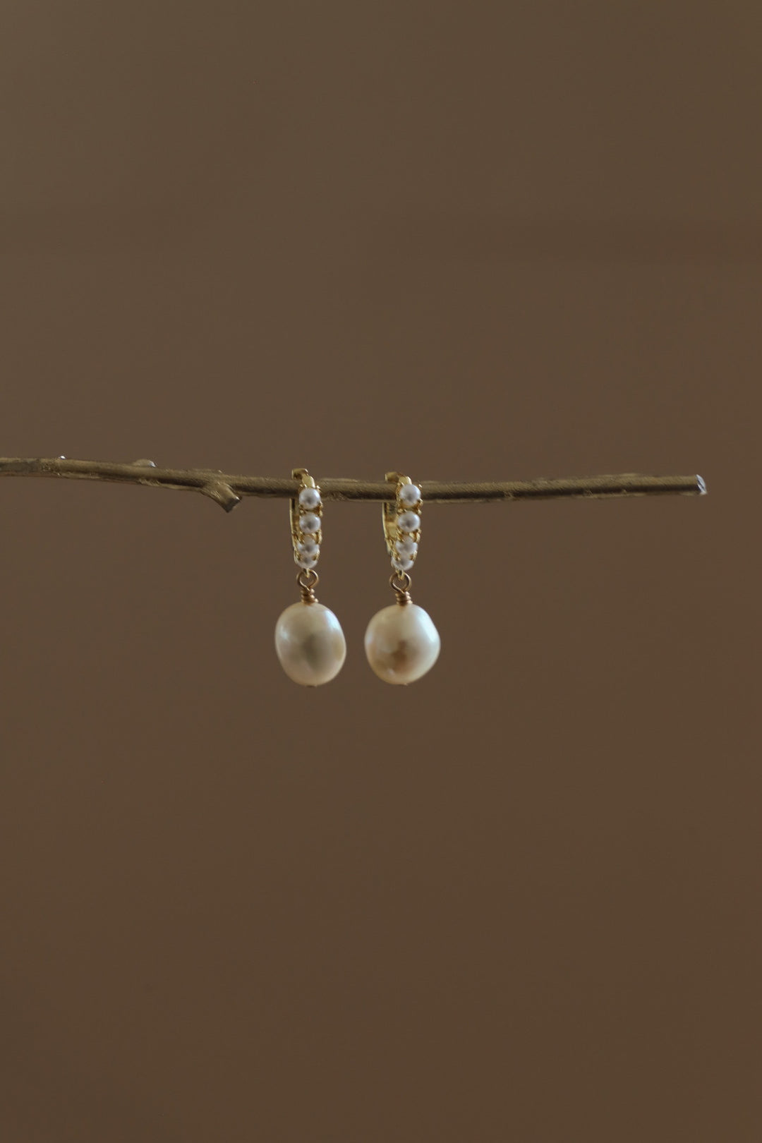 MARLOWE PEARL DROP EARRINGS