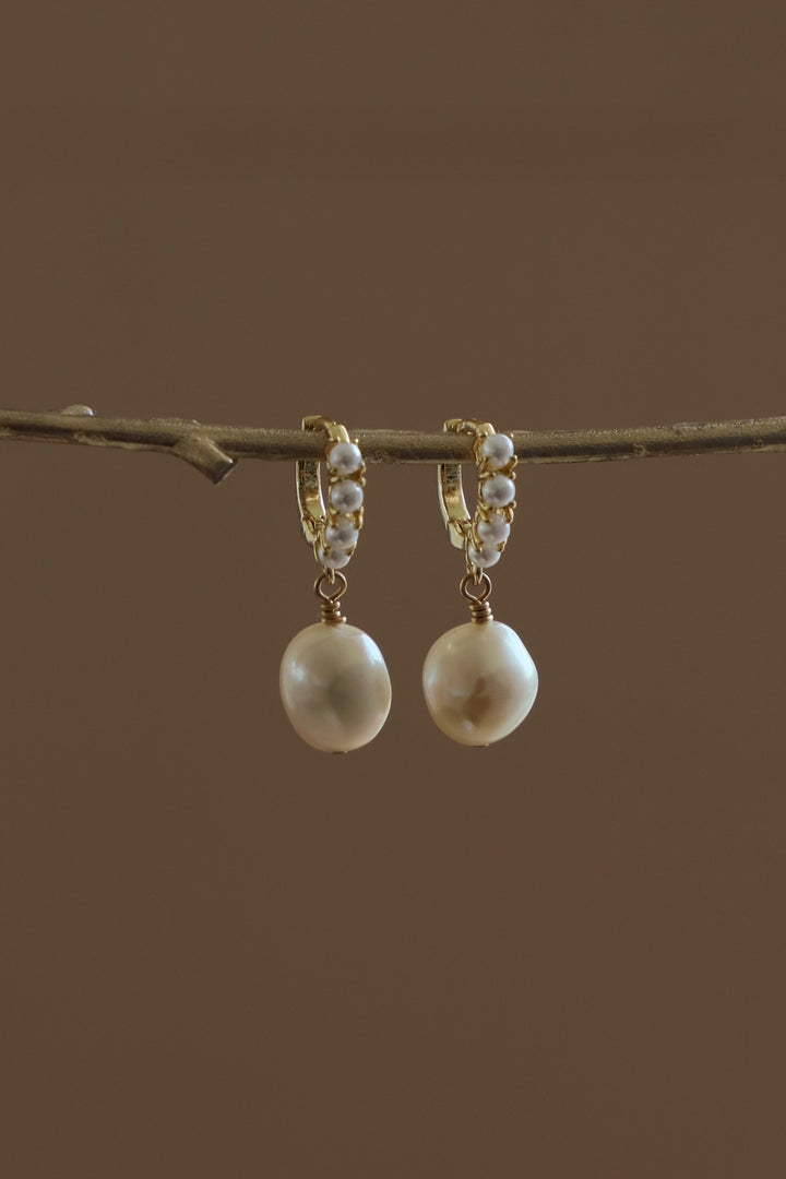 MARLOWE PEARL DROP EARRINGS