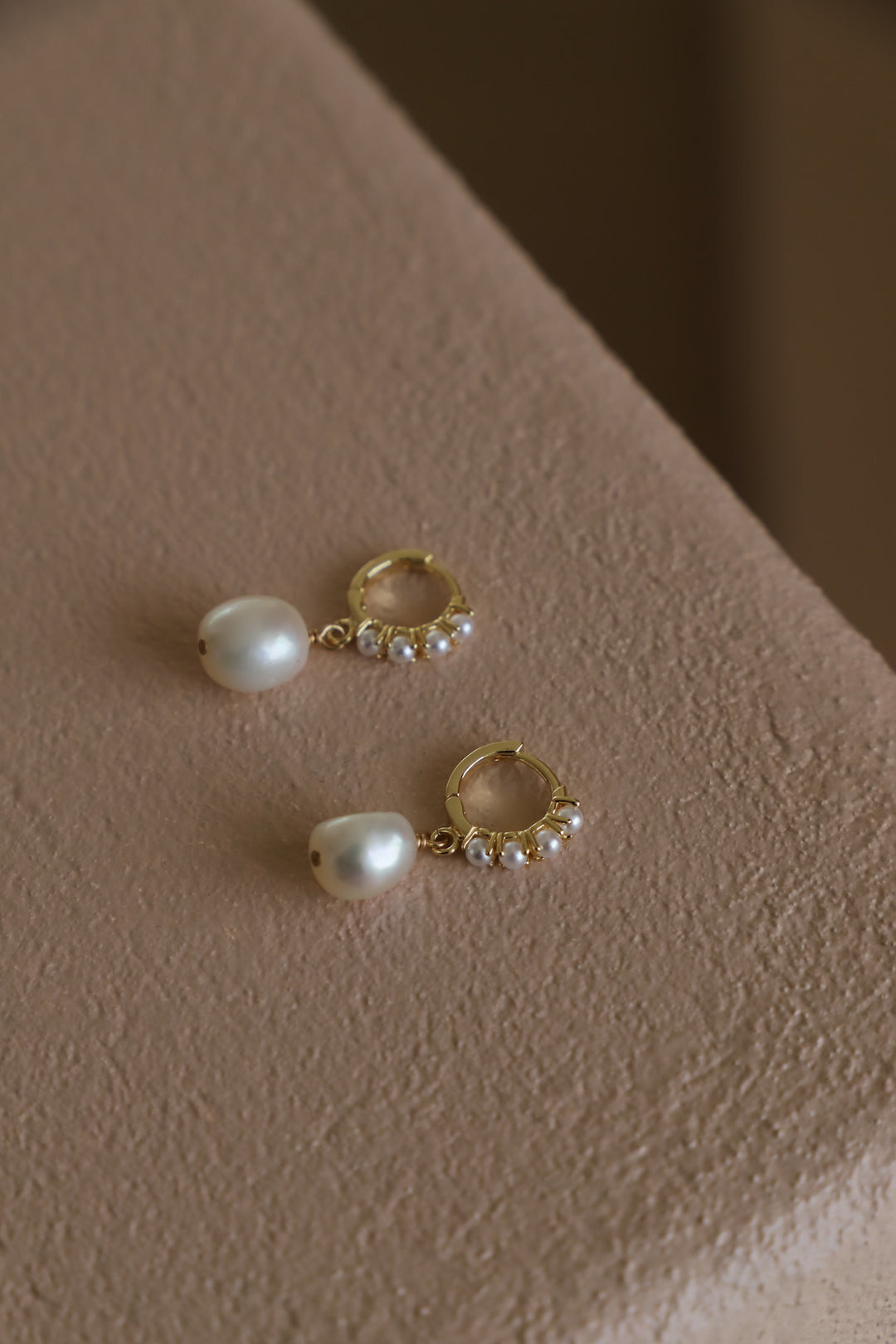 MARLOWE PEARL DROP EARRINGS