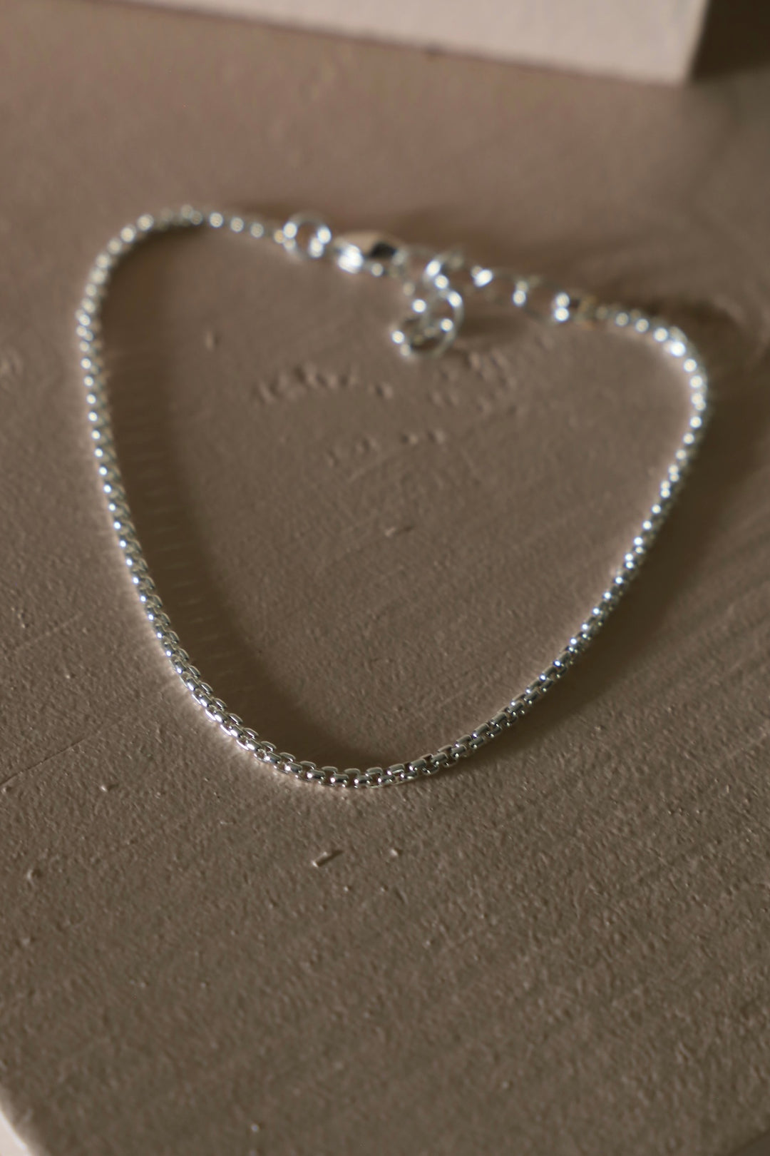PETITE STERLING BOX CHAIN BRACELET