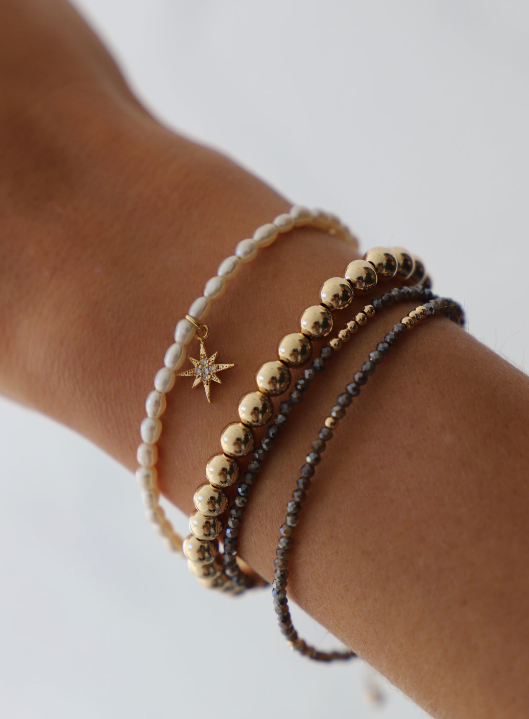 RICE PEARL AND STAR BRACELET