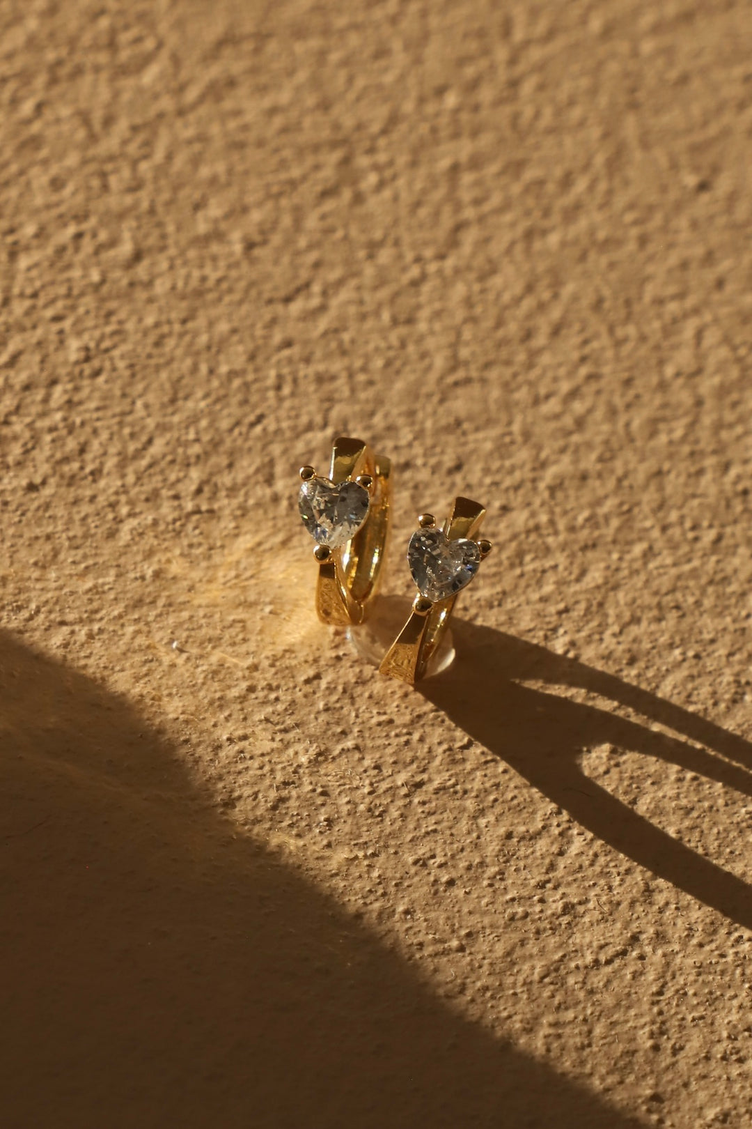 NORA CZ HEART HUGGIES