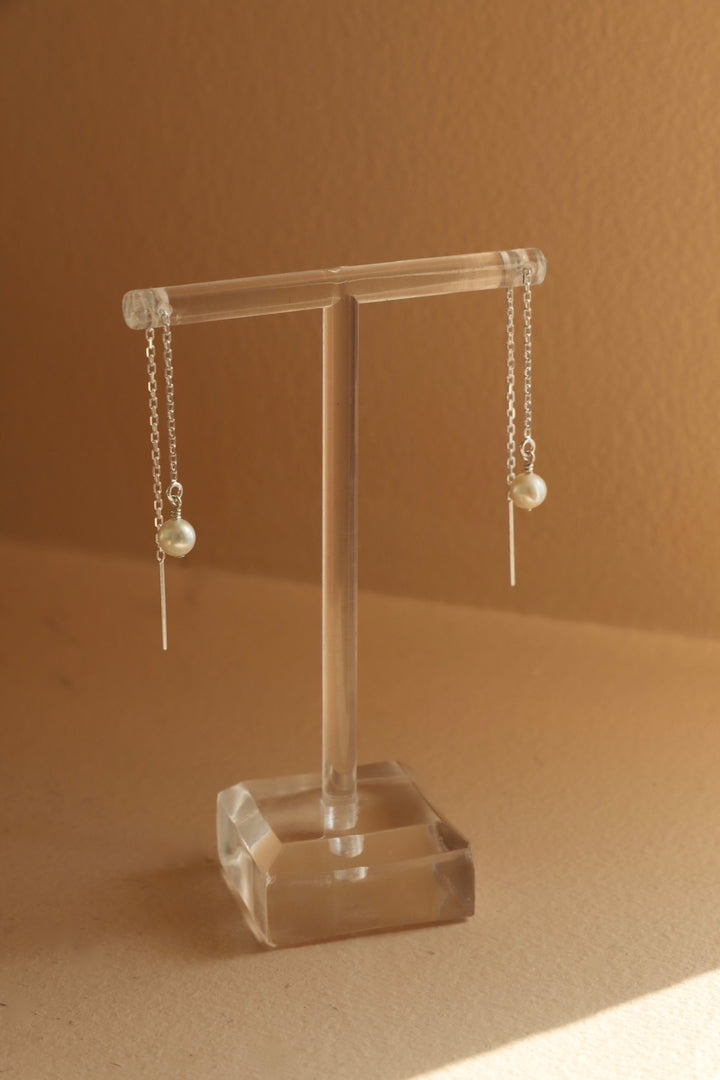 CORDELIA PEARL THREADER  EARRINGS