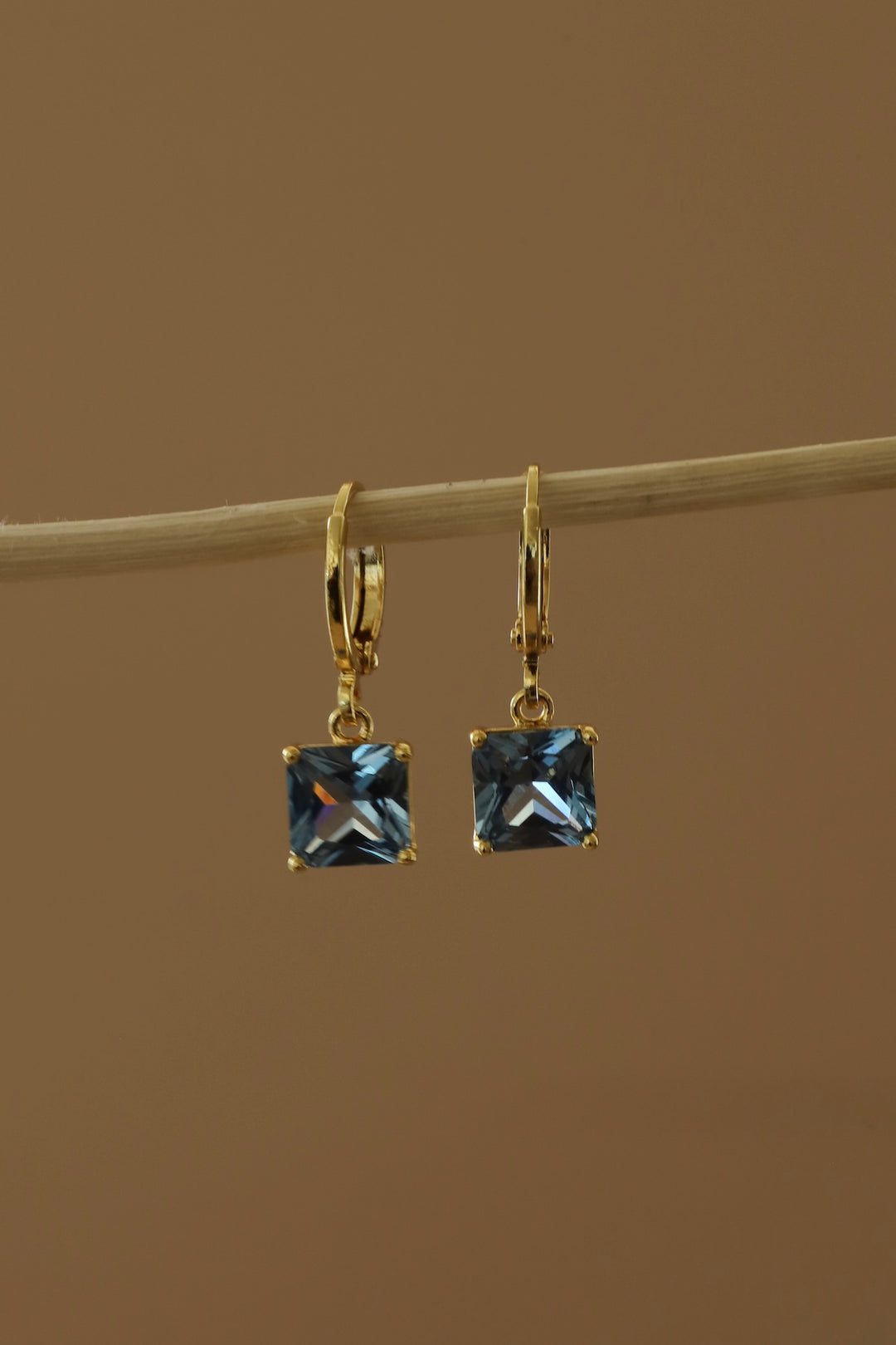 SQUARE BIRTHSTONE HUGGIES