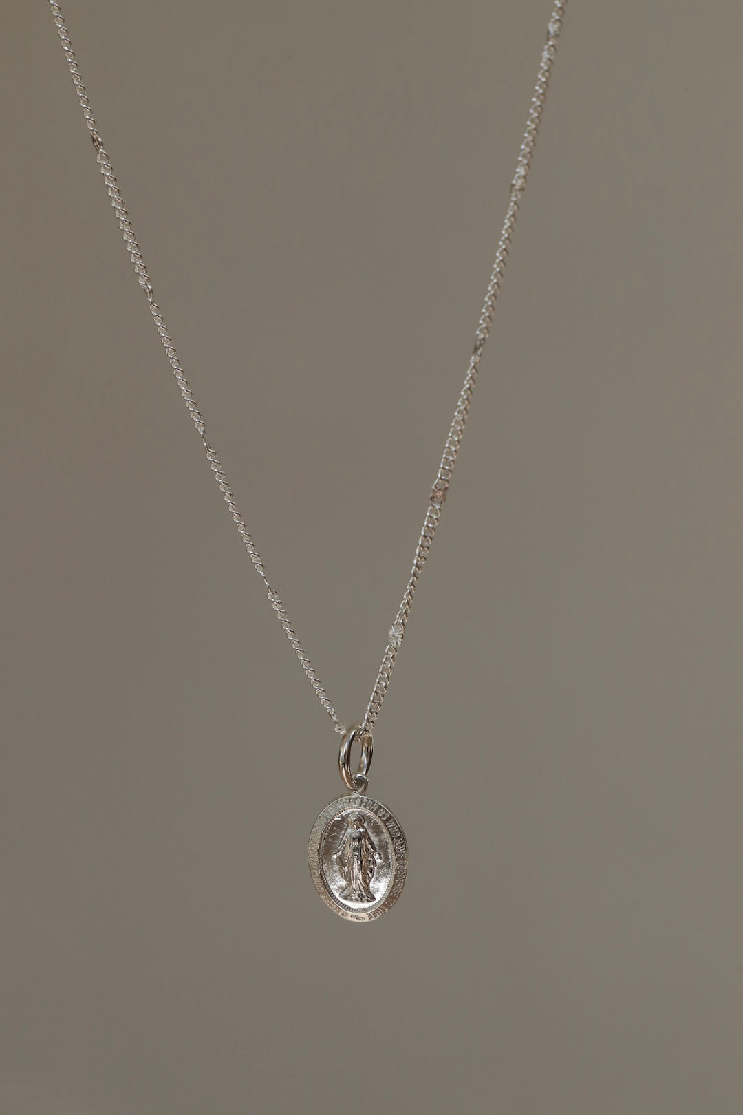 VIRGIN MARY MINI MEDALLION NECKLACE