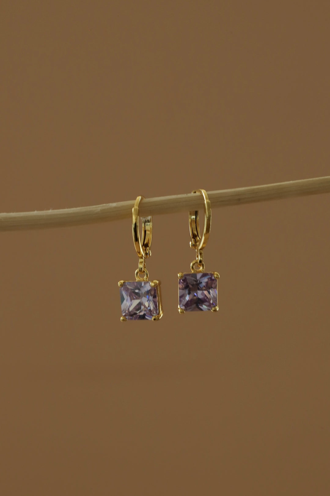 SQUARE BIRTHSTONE HUGGIES