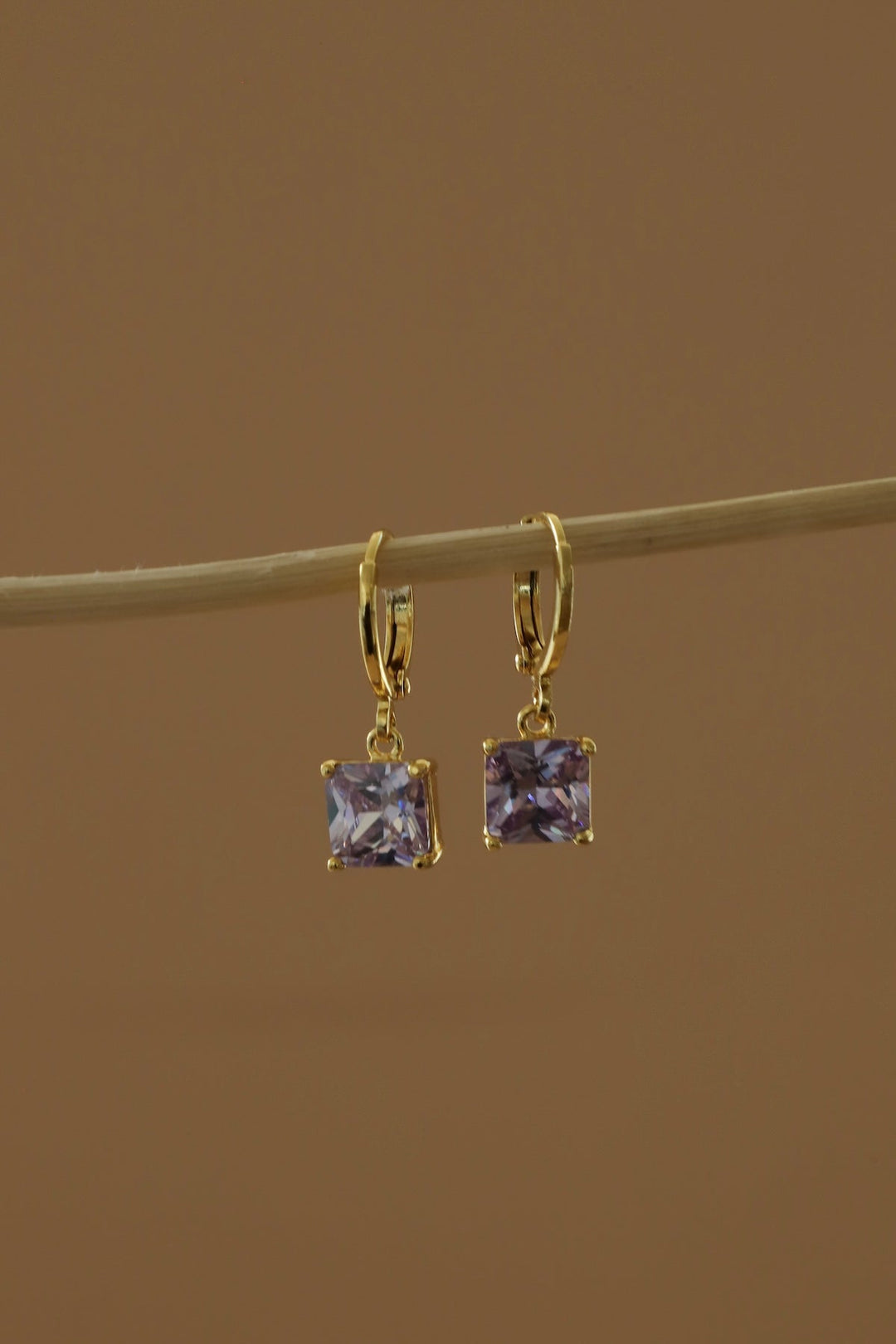 SQUARE BIRTHSTONE HUGGIES