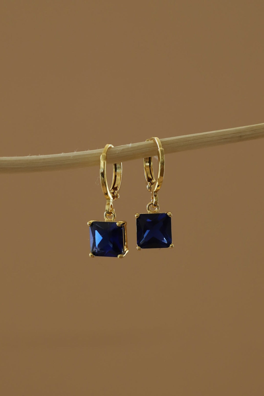 SQUARE BIRTHSTONE HUGGIES