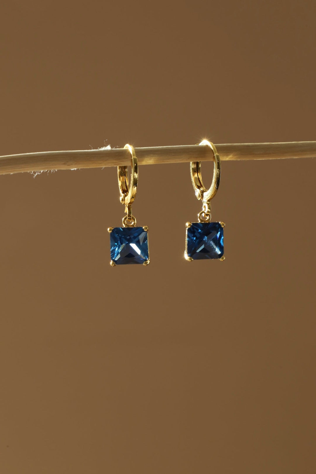 SQUARE BIRTHSTONE HUGGIES