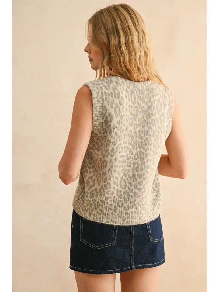 LEOPARD KNIT VEST