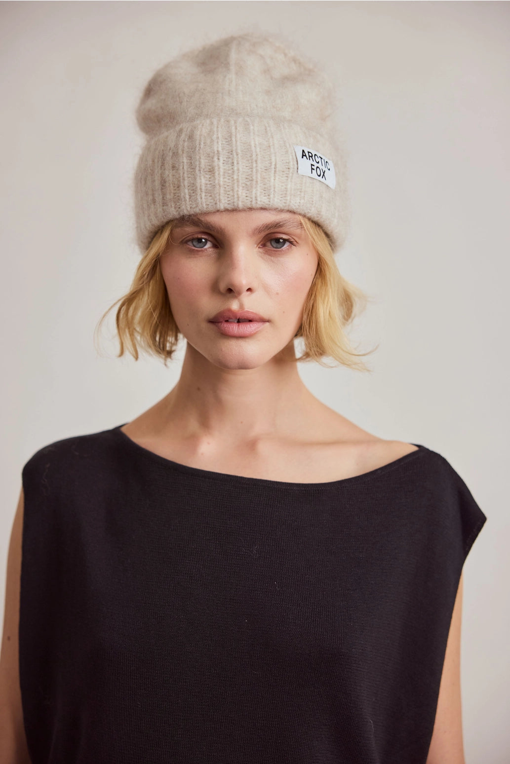 MOHAIR BEANIE - OAT