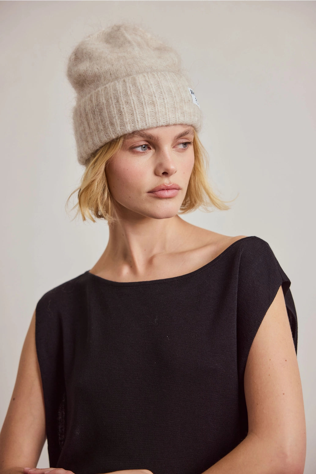 MOHAIR BEANIE - OAT