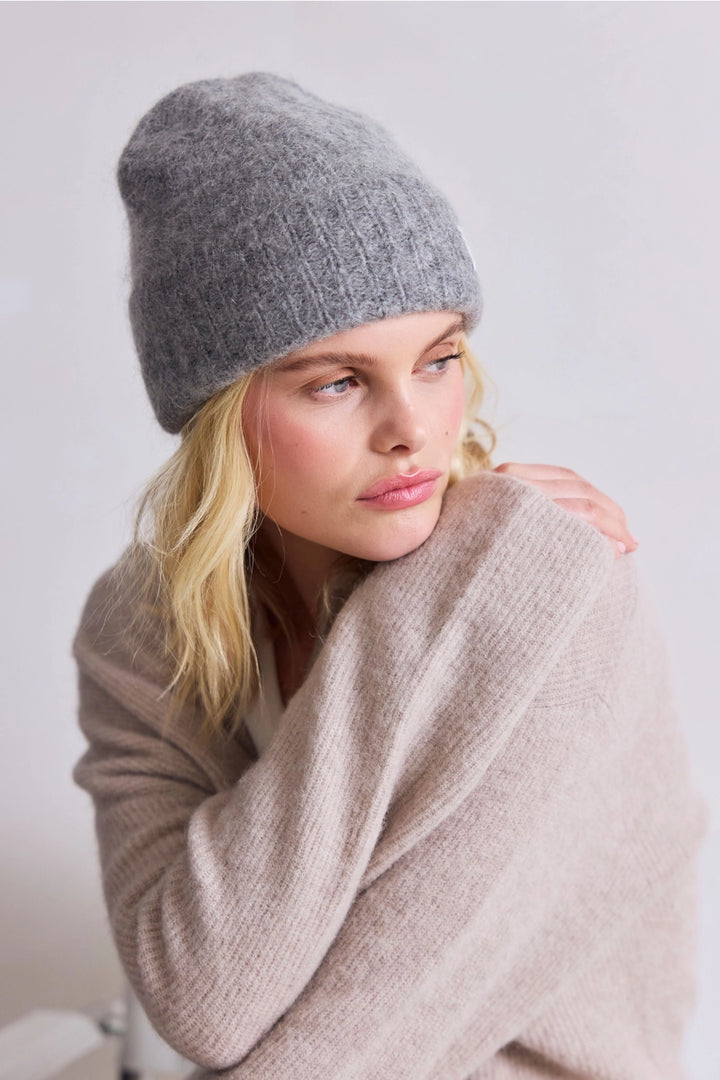 MOHAIR BEANIE - GREY