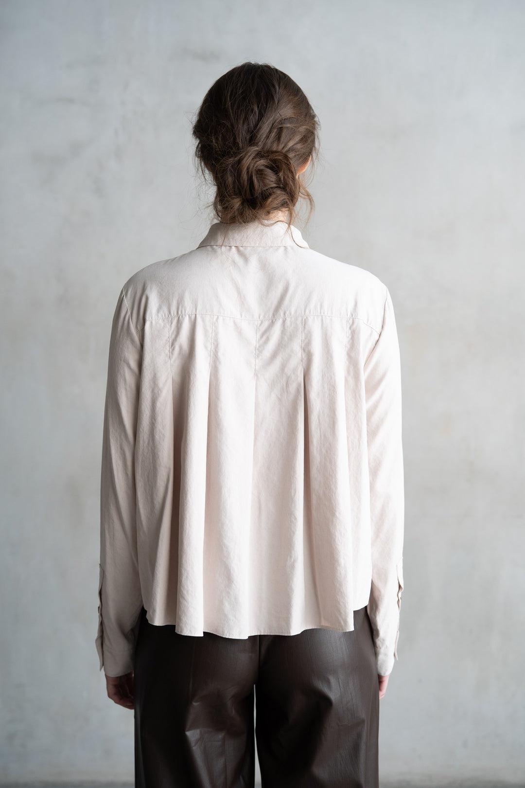 PLEATED BUTTON UP