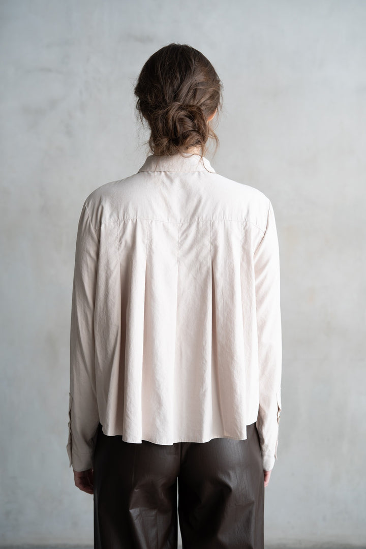 PLEATED BUTTON UP