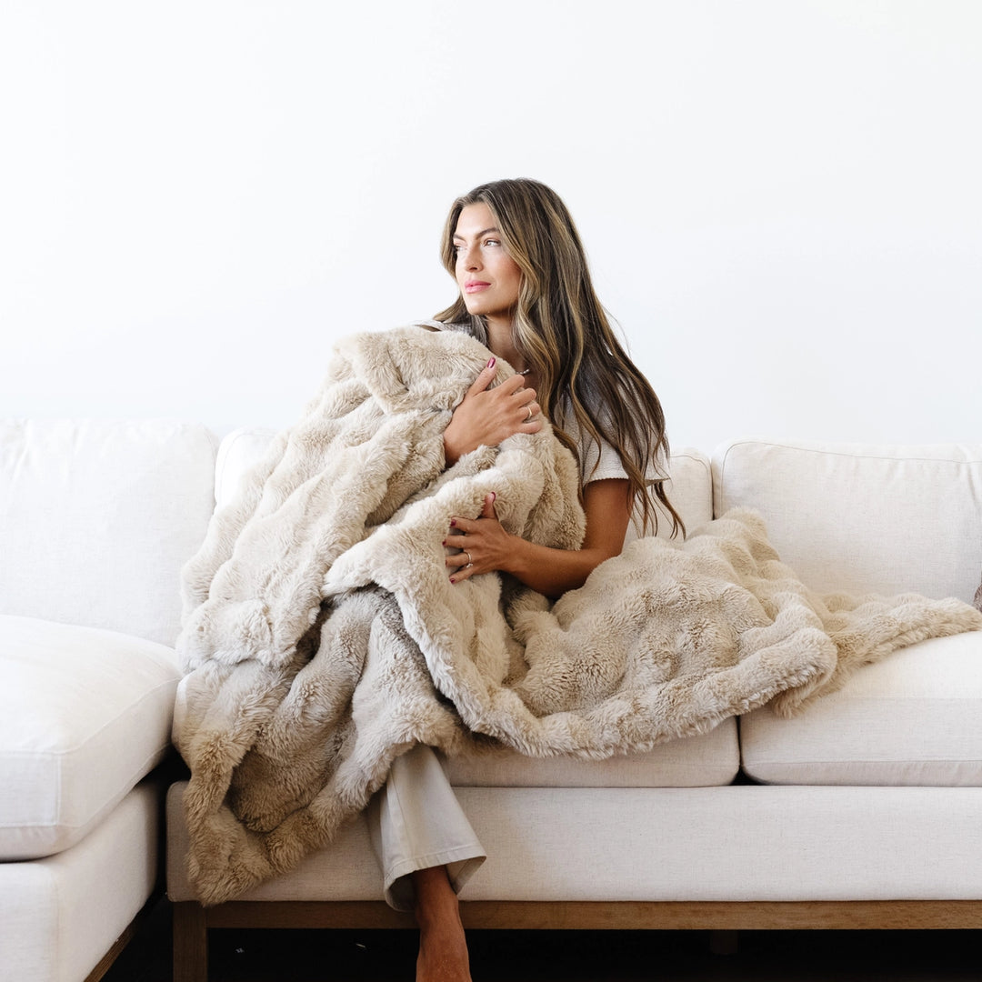 SARANONI PLUSH THROW BLANKET - SESAME