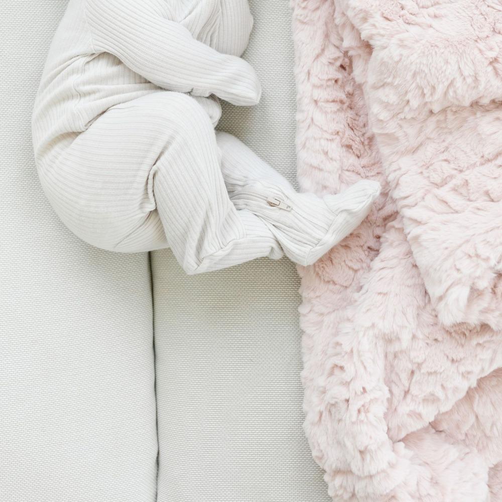 SARANONI DREAM RECEIVING BLANKET - BLUSH