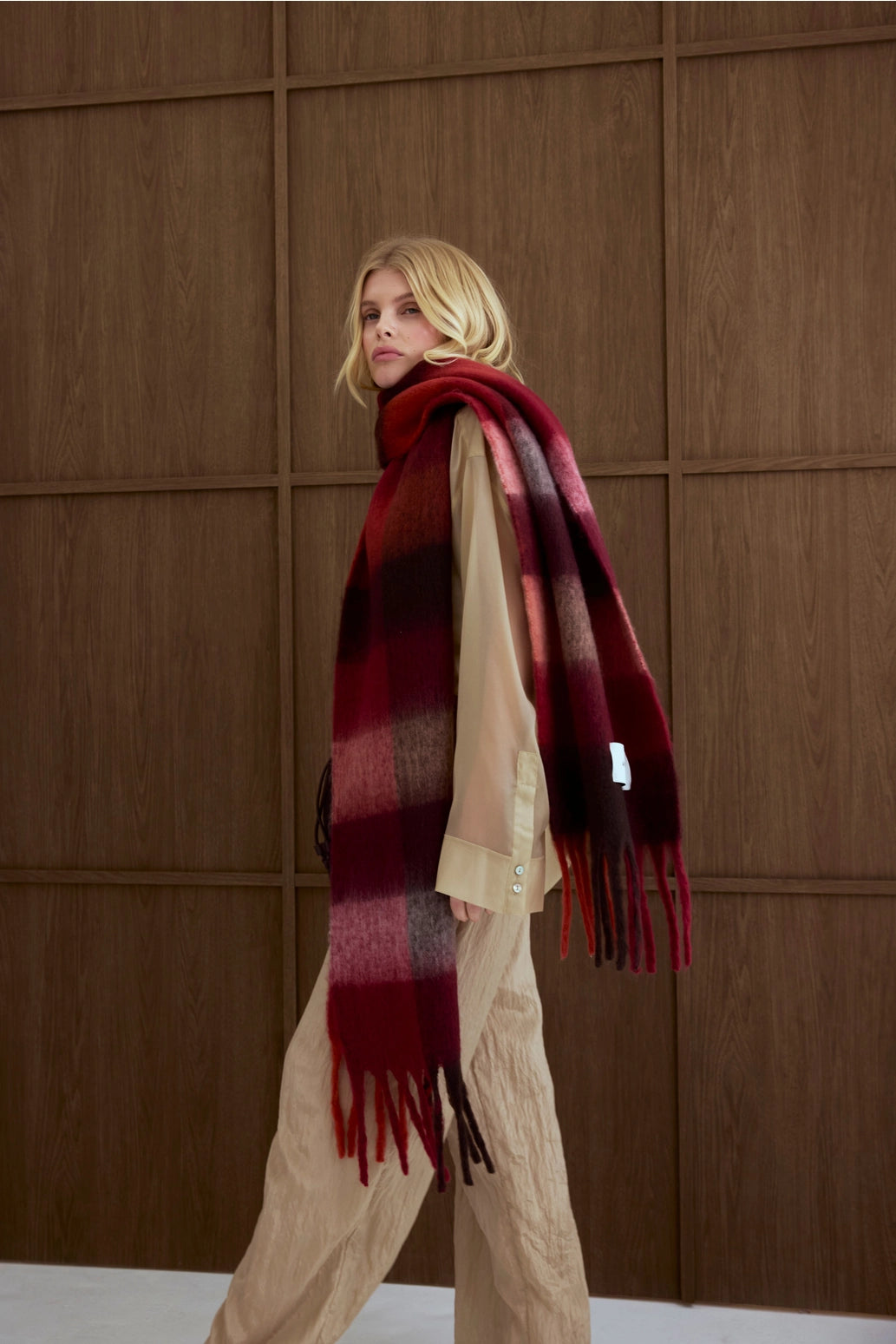REYKJAVIK SCARF - RED CHECK