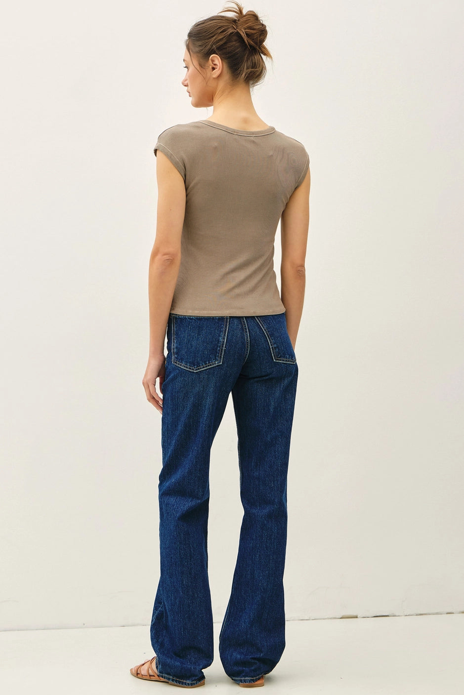 SAL RIBBED CAP SLEEVE TEE - MOCHA
