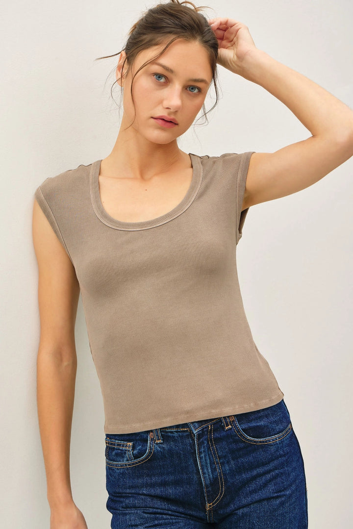 SAL RIBBED CAP SLEEVE TEE - MOCHA