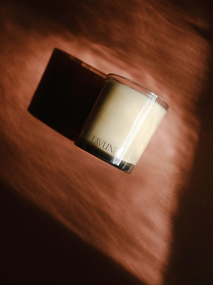 LAVUNE - NO. 09 SANTAL CANDLE