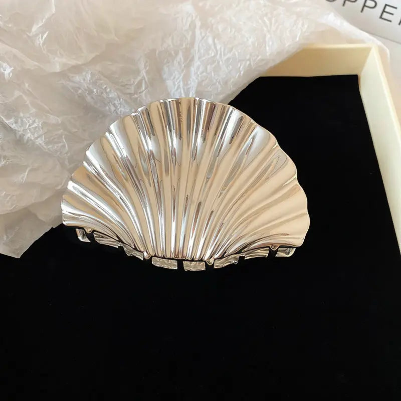 SILVER SHELL CLIP