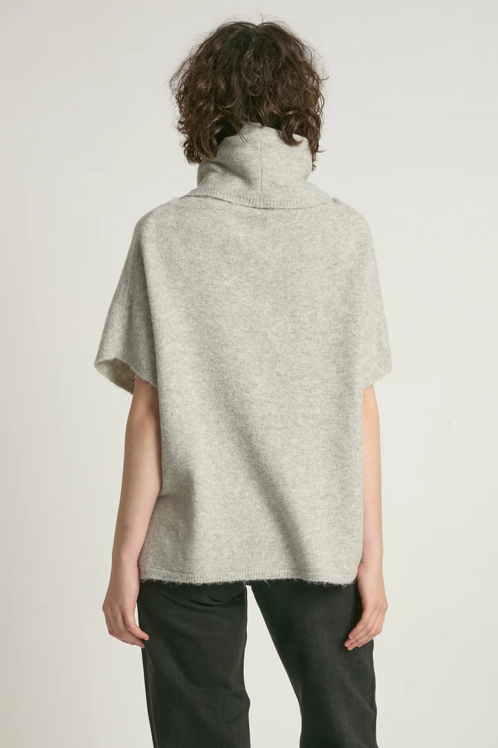 PONCHO VEST- LIGHT GREY