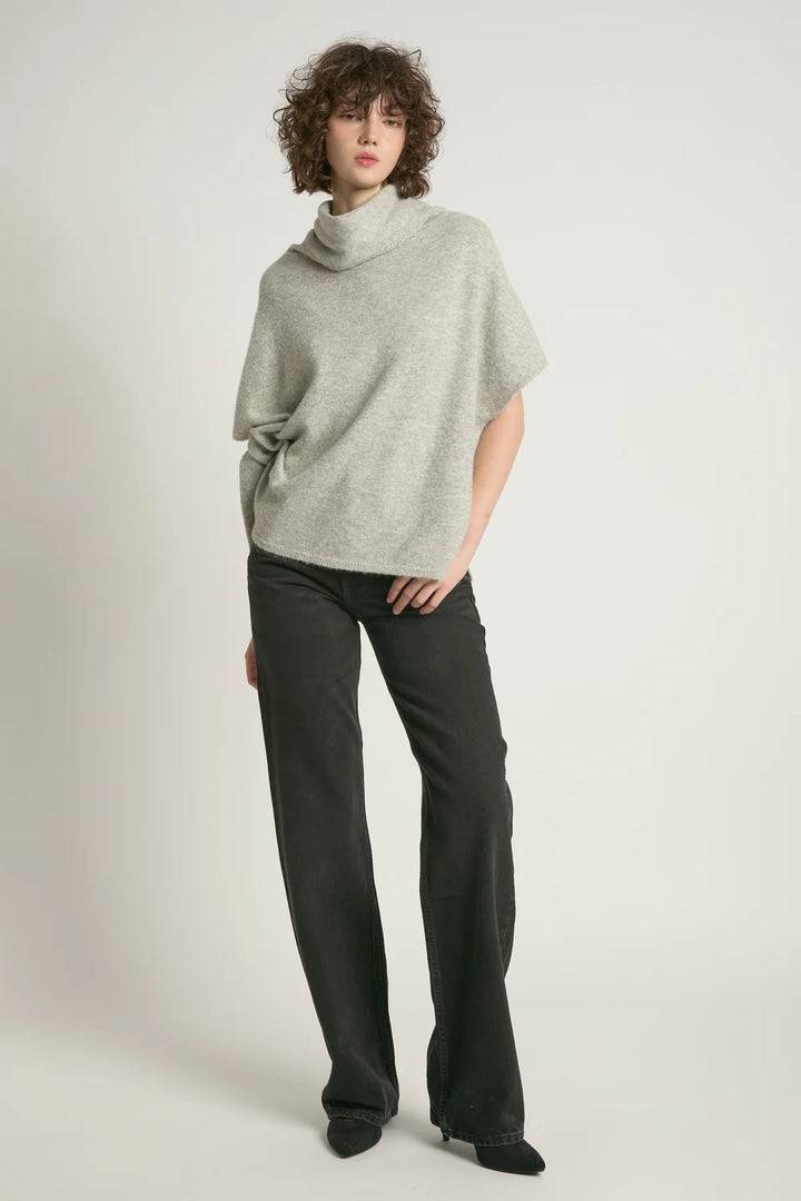 PONCHO VEST- LIGHT GREY