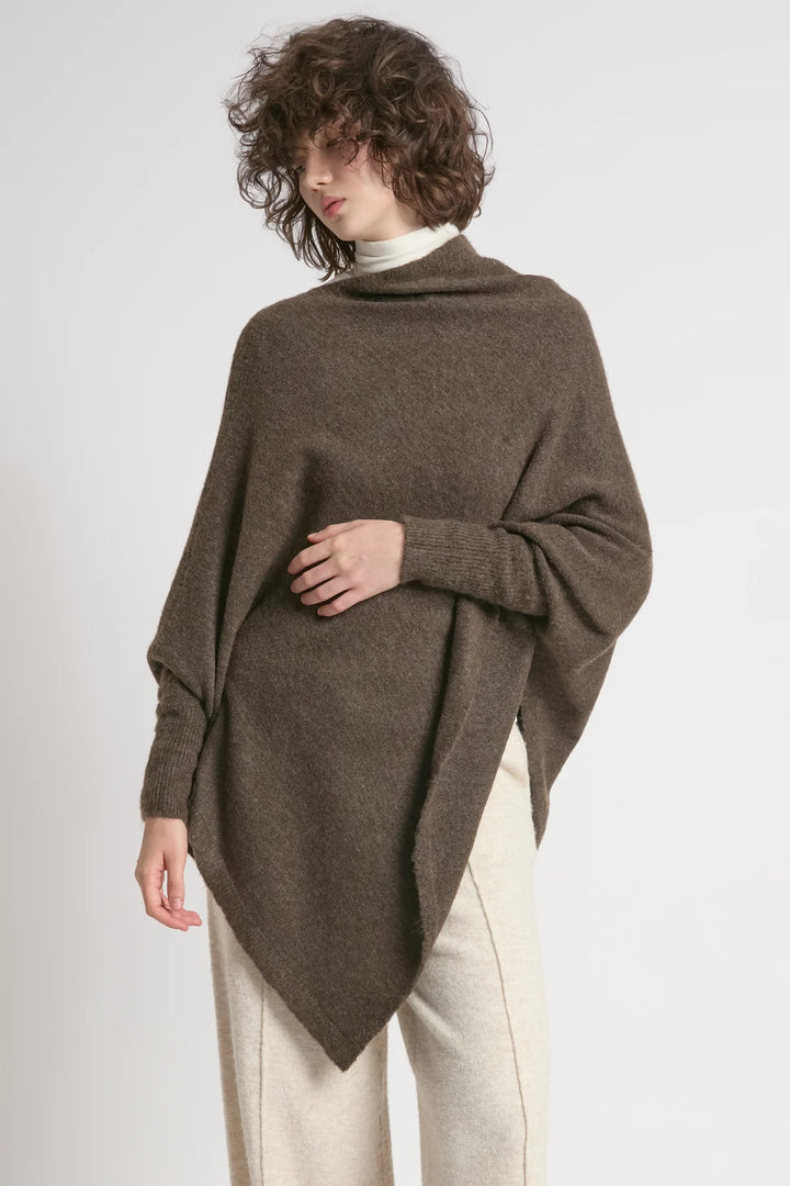 Basic Triangle Poncho with Sleeves