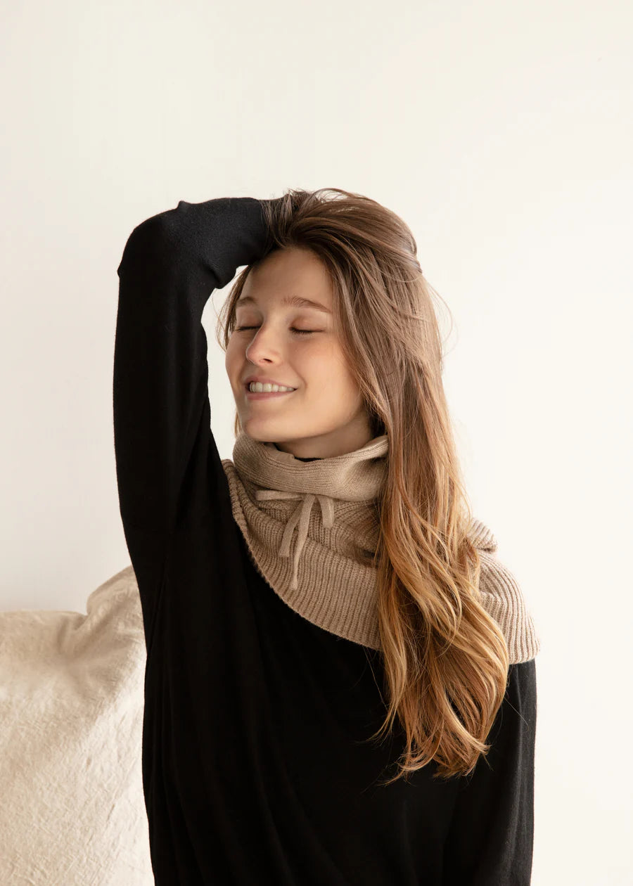 HIGH NECK HOODIE SNOOD