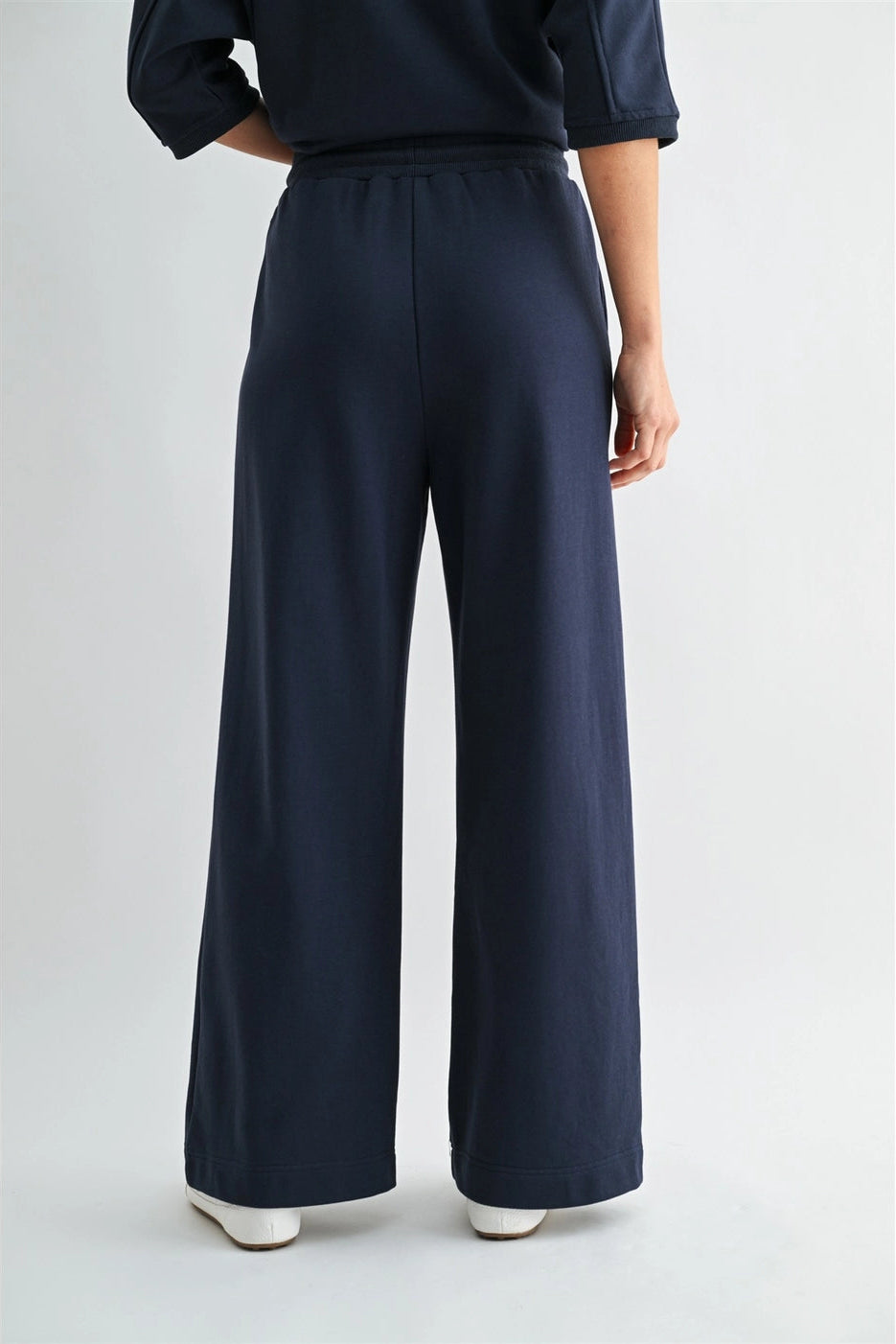 STRAIGHT LEG SWEATS