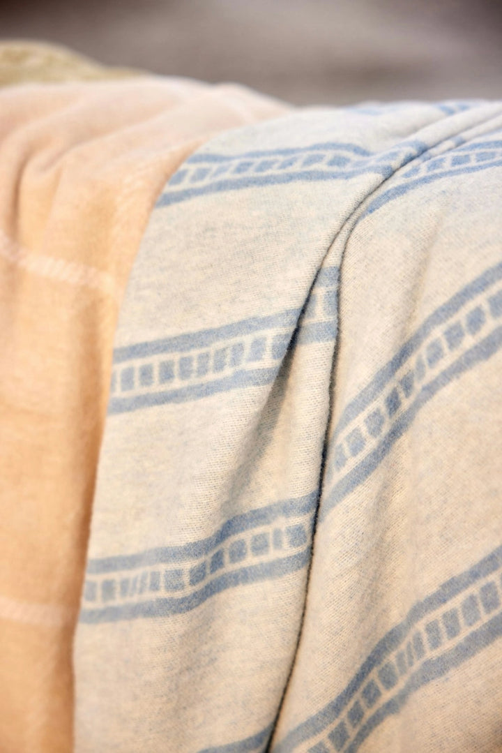 TILE STRIPE LIGHTWEIGHT BLANKET