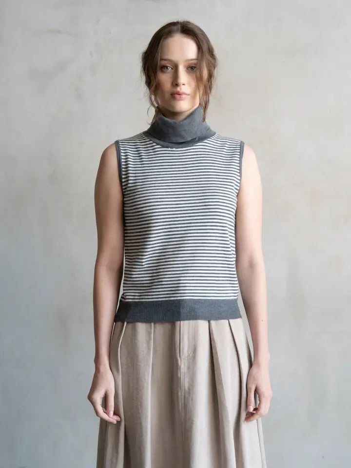 MAX TURTLENECK