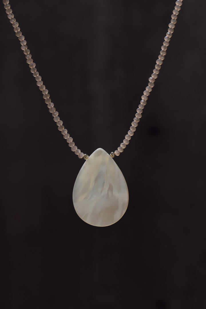 SIRENA MOTHER OF PEARL NECKLACE- ROSE