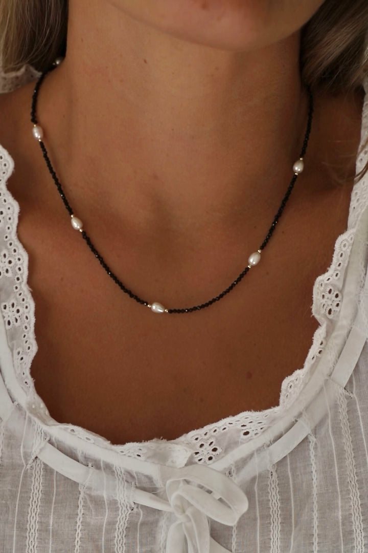 BEACHCOMBER- BLACK