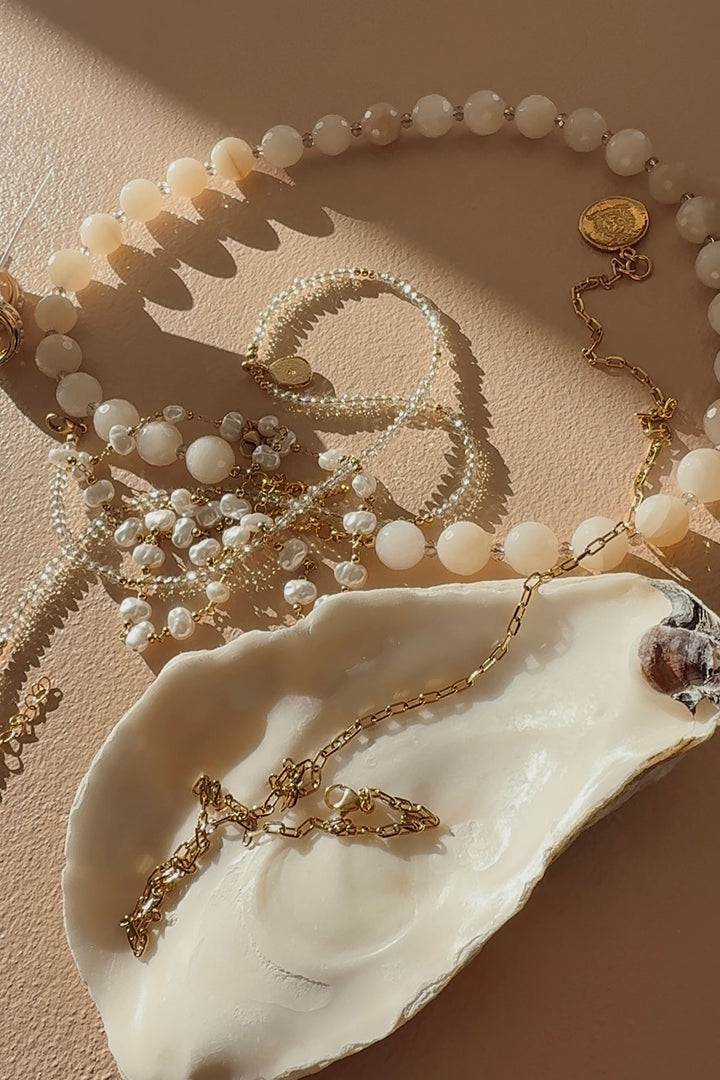 MOONSTONE BEADED NECKLACE