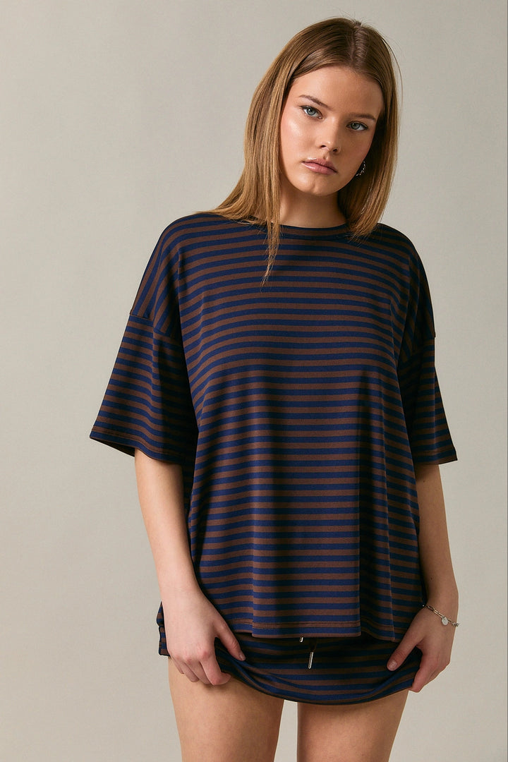 VIC OVERSIZED TEE