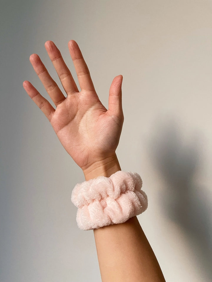 FACE WASHING WRISTBANDS