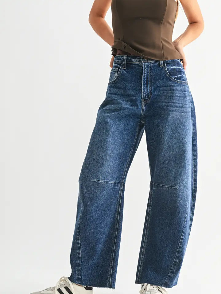 BARREL JEAN WITH SEAMS