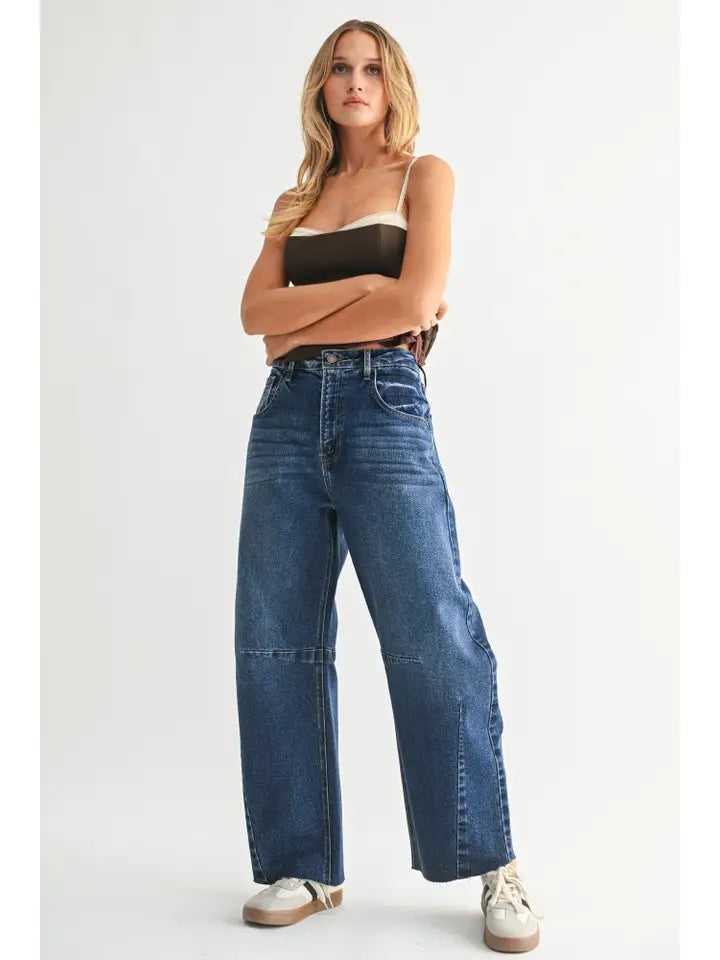 BARREL JEAN WITH SEAMS