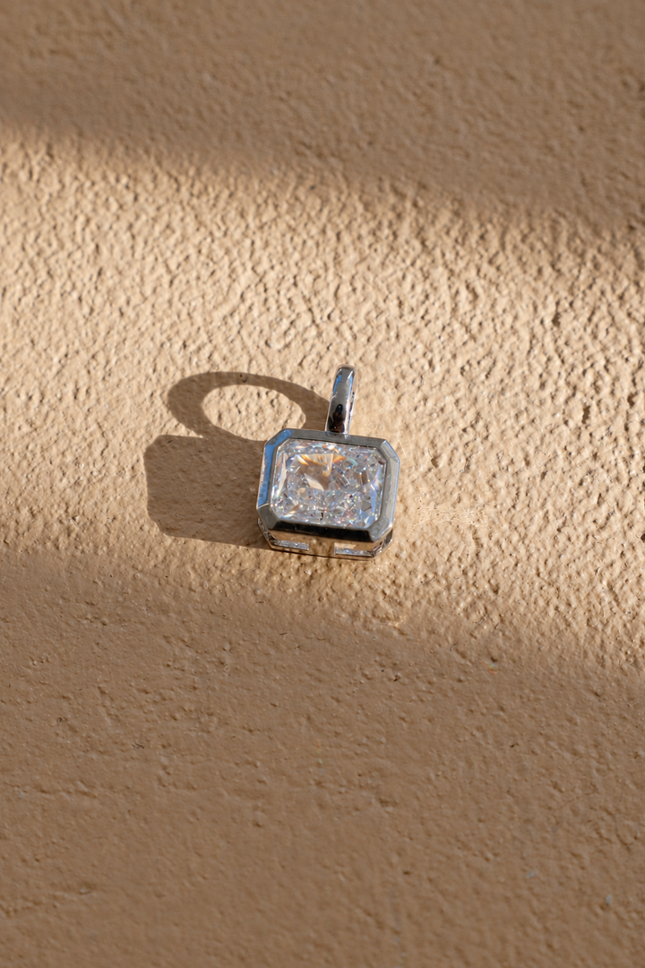 CLAIRE EAST TO WEST RECTANGLE PENDANT-SILVER