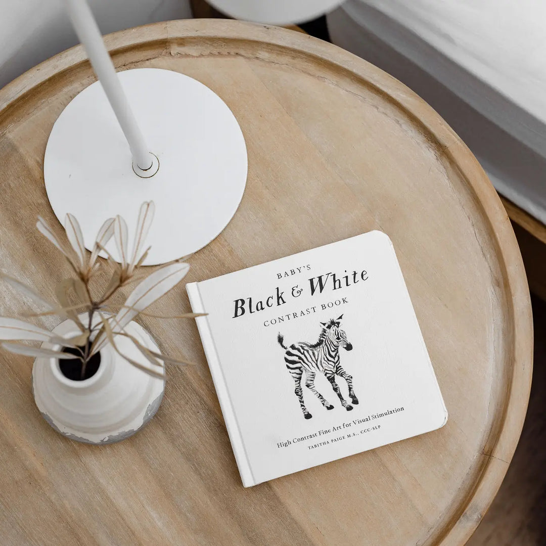 BABY'S BLACK AND WHITE CONTRAST BOOK