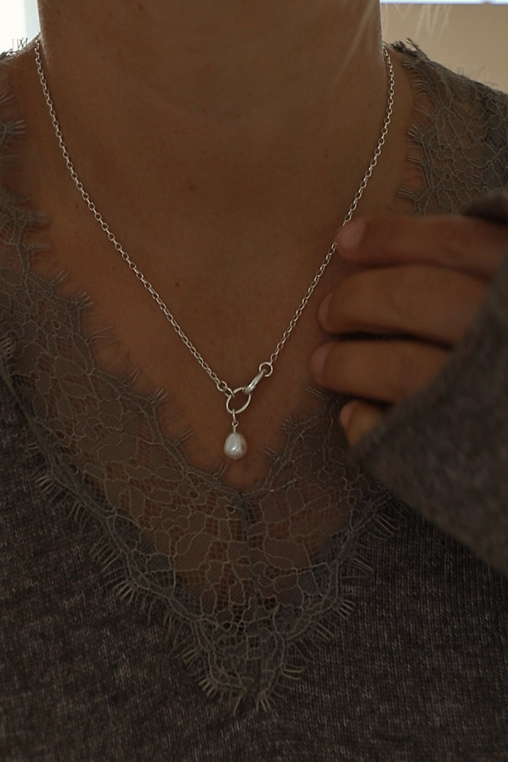 THE EVERLINK STERLING SILVER NECKLACE