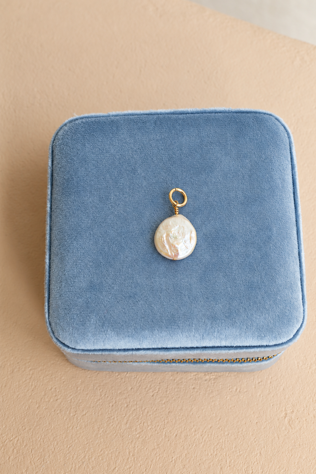 SOLANA FRESHWATER COIN PEARL CHARM