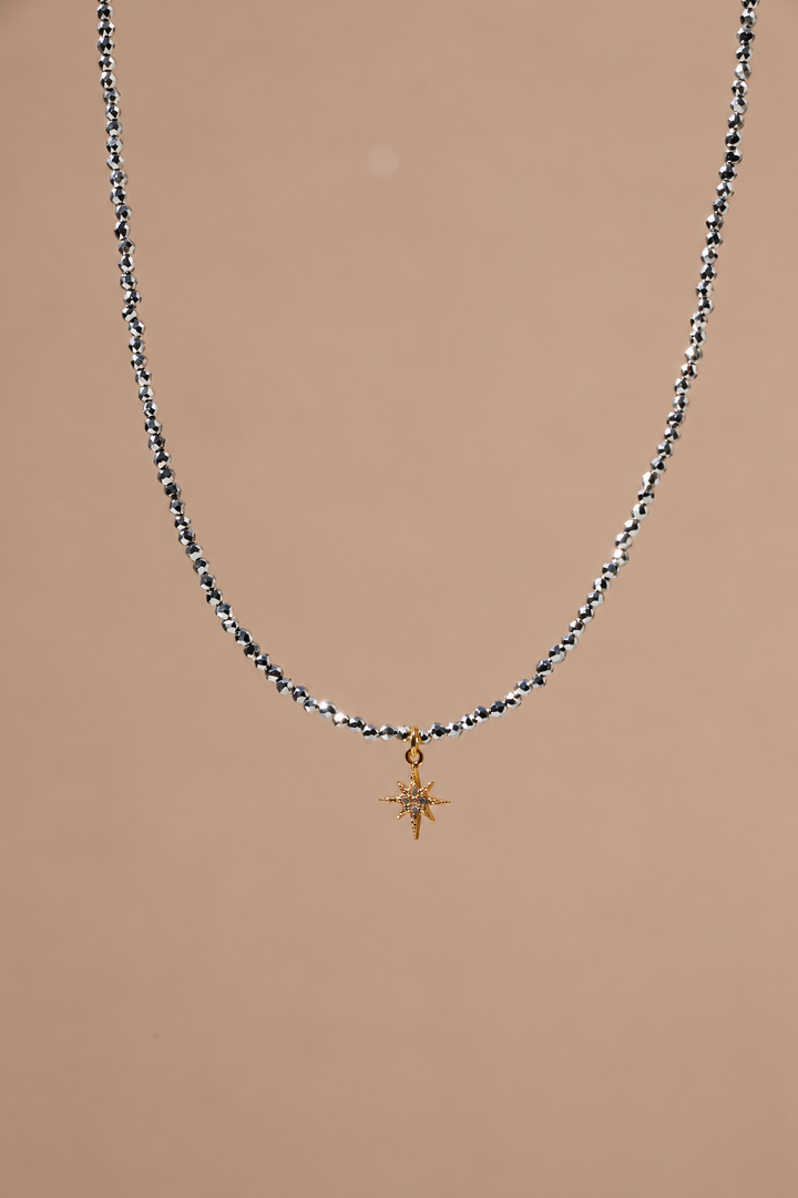 GLIMMER STAR NECKLACE